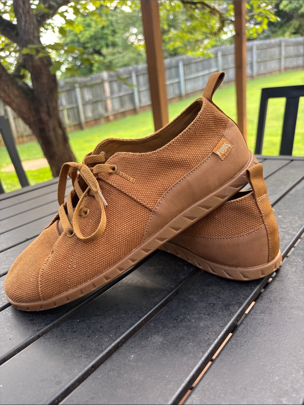 Flojos lace ups